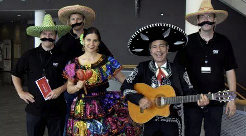 Een ontvangst door Mariachi's